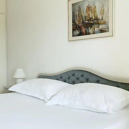 14 * Makarska
