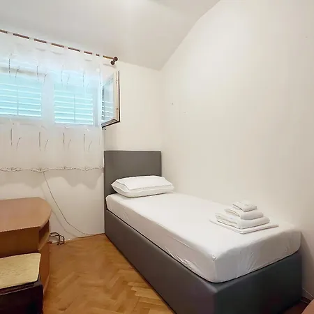 Apartament 14 Makarska